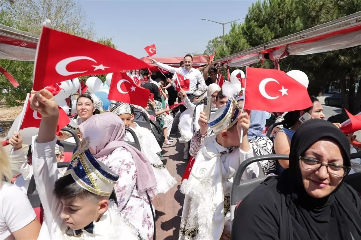 Denizli'de Toplu Sünnet Şöleni Düzenlendi