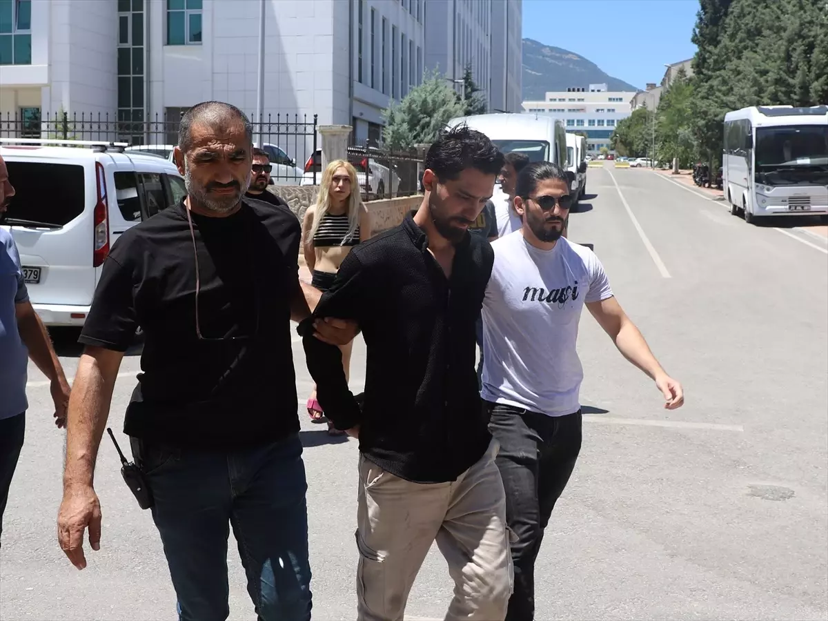 Pamukkale'de Bıçaklı Kavga: 1 Ölü