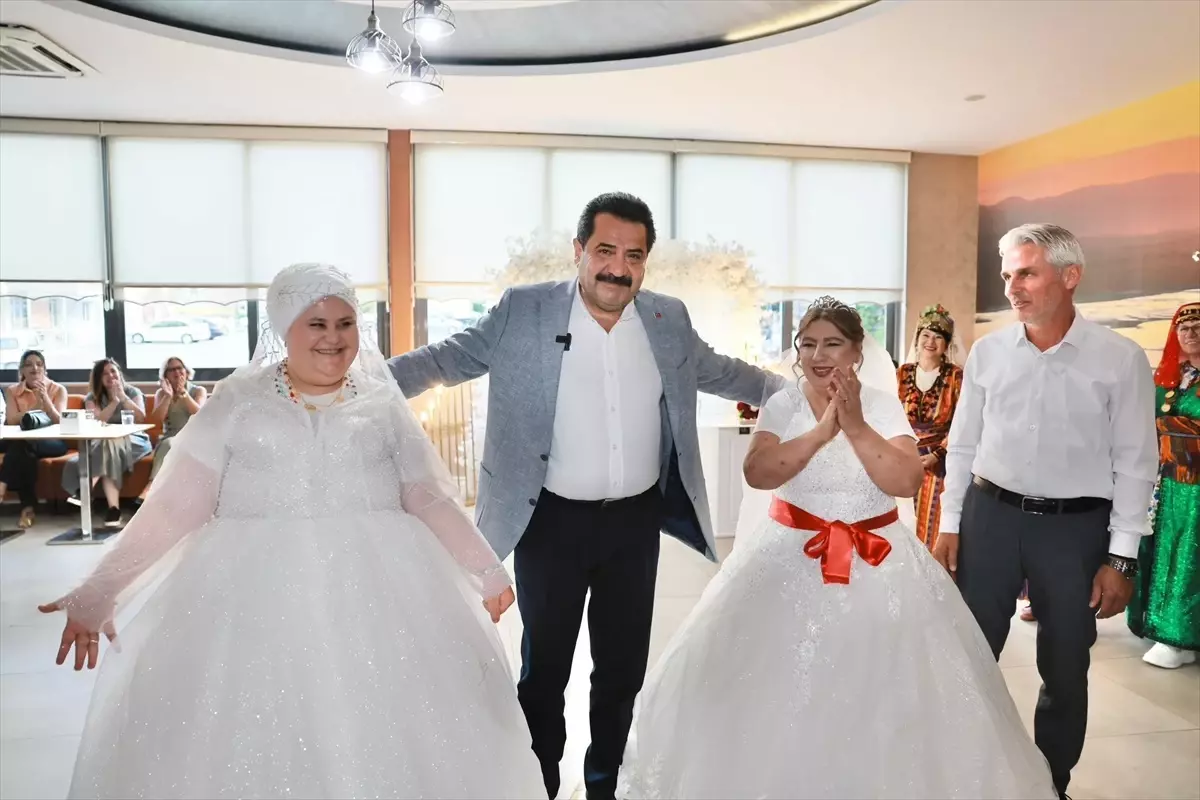 Denizli'de Down Sendromlu İki Arkadaşın Gelin Olma Hayali Gerçekleşti