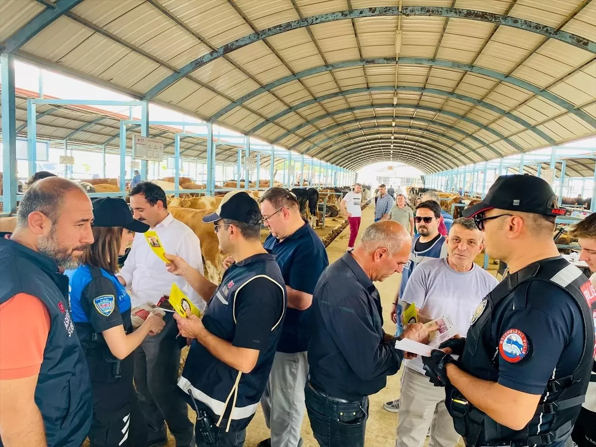 Denizli'de Kurban Pazarında Dolandırıcılık Denetimi