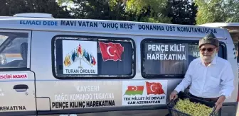 75 Yaşındaki Elmacı Dede, Askerlere Üzüm İkram Etti