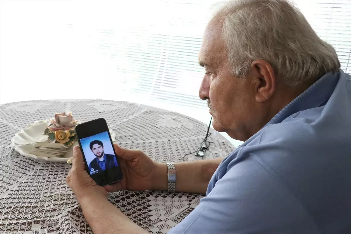 Depremde askerden dönen oğlunu ve küçük kızını kaybeden babanın acısı hala taze