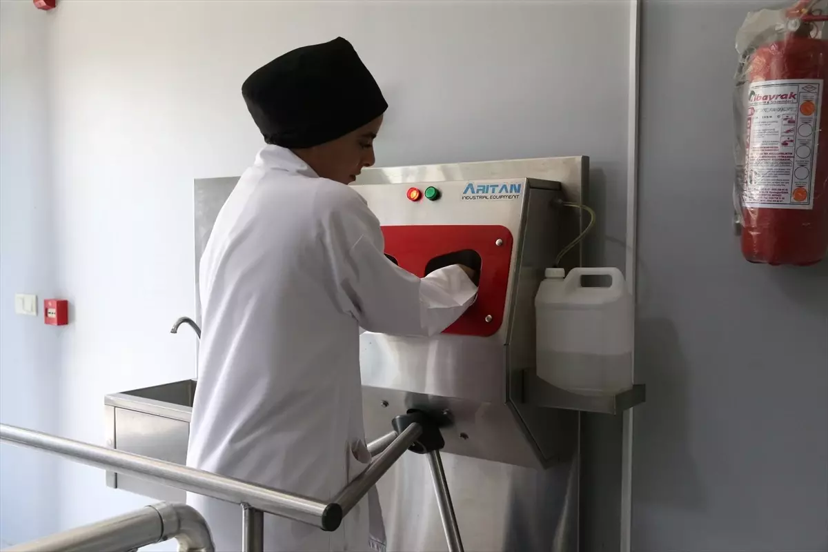 Deprem Sonrası Yöresel Lezzetlerle İstihdam Yaratan Girişimci Kadın