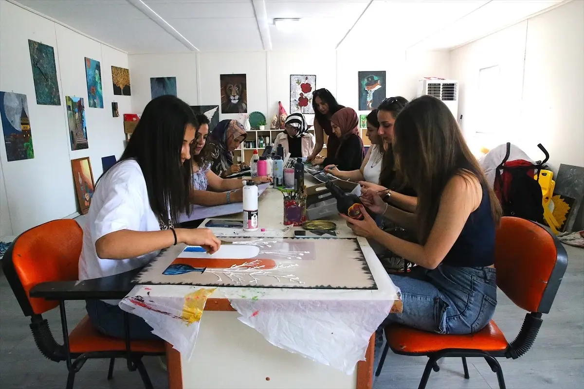 Antakya'da Depremzedelere El Sanatları Eğitimi