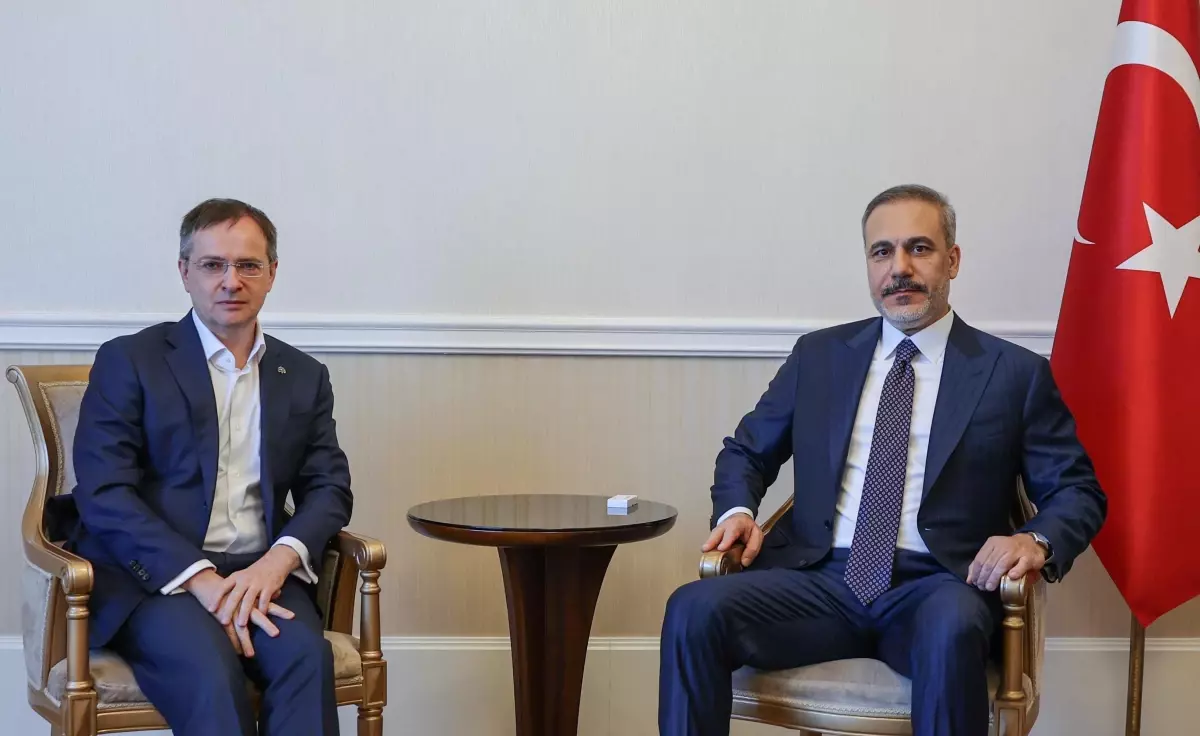Dışişleri Bakanı Fidan, Moskova'da Devlet Başkanı Danışmanı Medinski'yi kabul etti