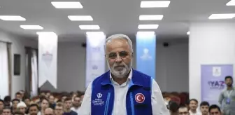 Diyanet İşleri Başkan Yardımcısı İşliyen, 'İnsanı İsraf Etmemek' Seminerinde Gençlerle Buluştu