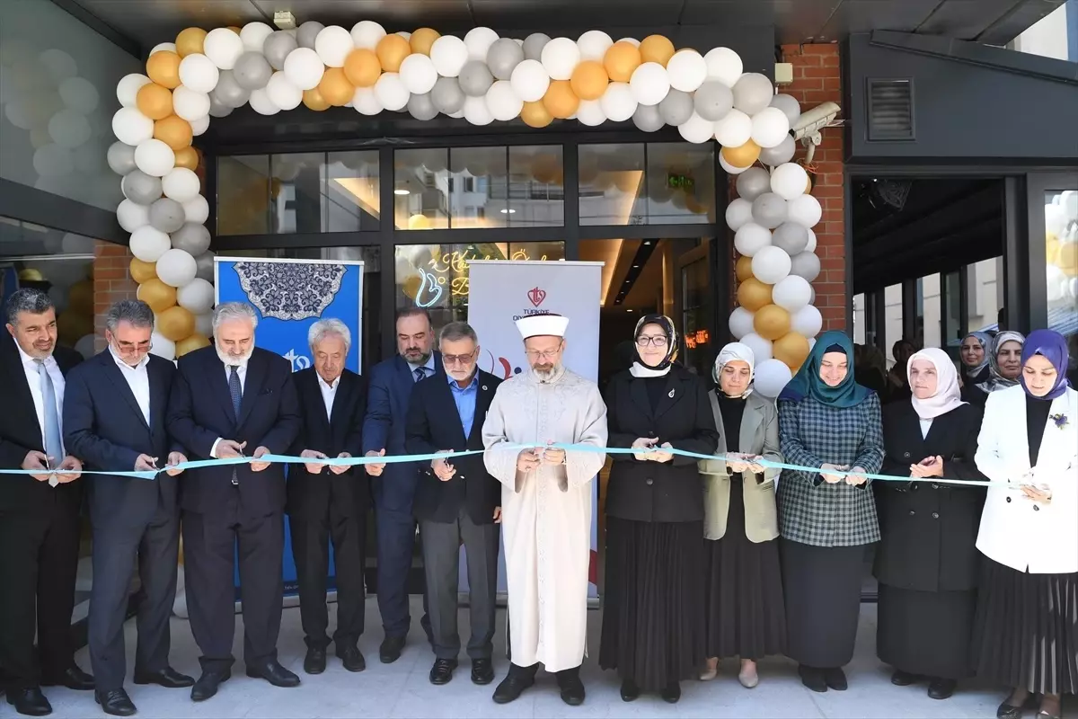 Diyanet İşleri Başkanı Erbaş'tan İyilik Temalı Mekanın Açılışı
