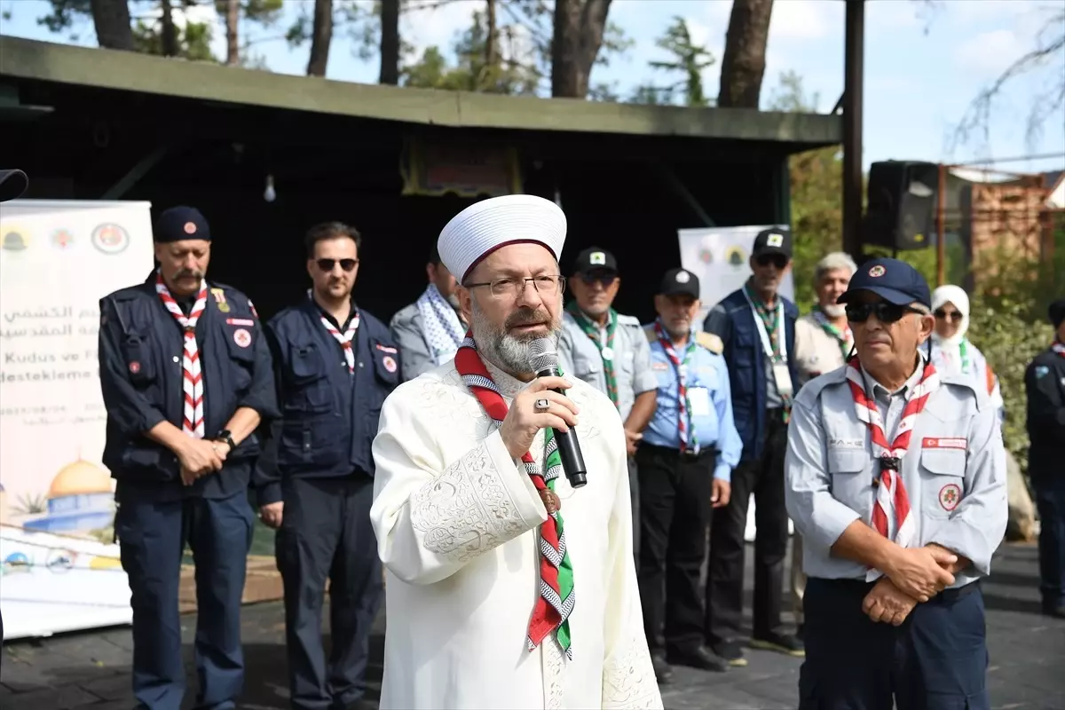 Diyanet İşleri Başkanı Ali Erbaş, Kudüs ve Filistin Davasını Destekleme Kampı'nı Ziyaret Etti