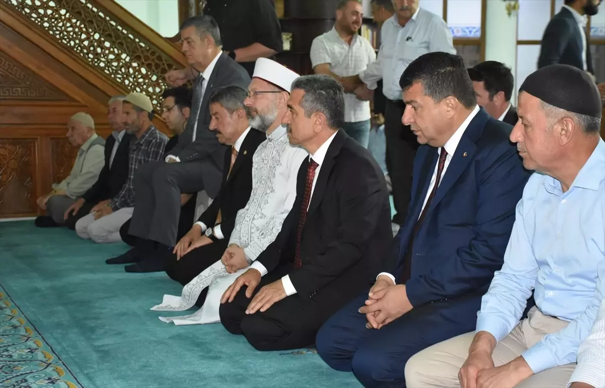 Diyanet İşleri Başkanı Ali Erbaş, Şırnak'ta Orman Yangınları için Dua Etti