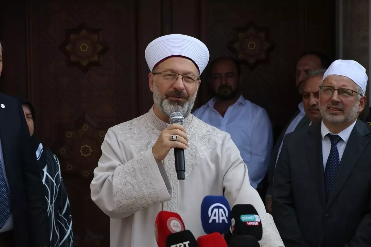 Diyanet İşleri Başkanı Erbaş, Yalova'da Bir Camiyi Açtı
