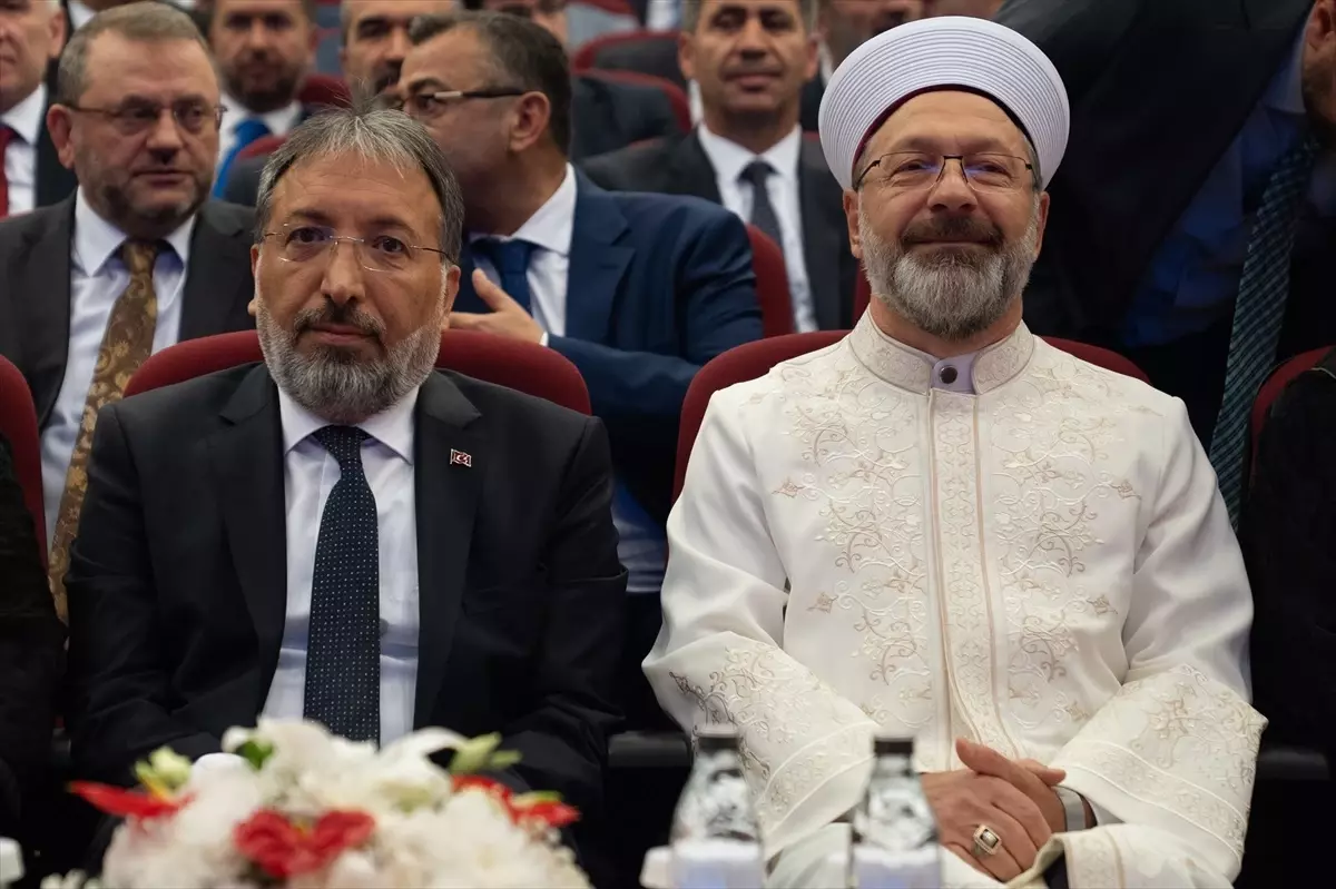Diyanet İşleri Başkanı Safi Arpaguş, görevini Ali Erbaş'tan devraldı Açıklaması