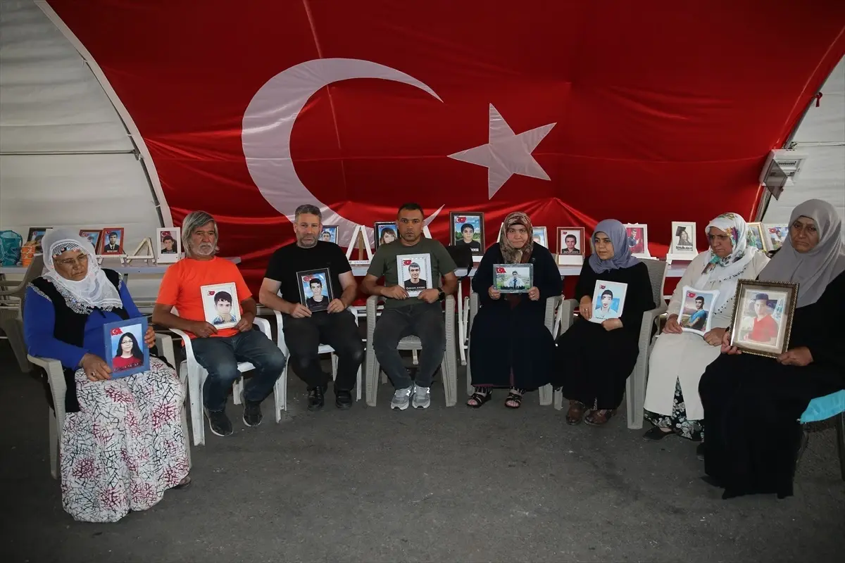 Diyarbakır Anneleri Kurban Bayramı'nda Evlatlarına Kavuşmayı Umut Ediyor