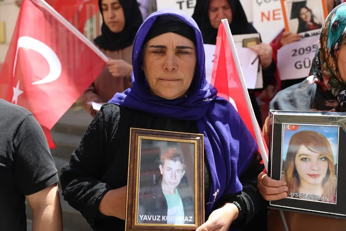 Diyarbakır Anneleri Eylemlerine Devam Ediyor