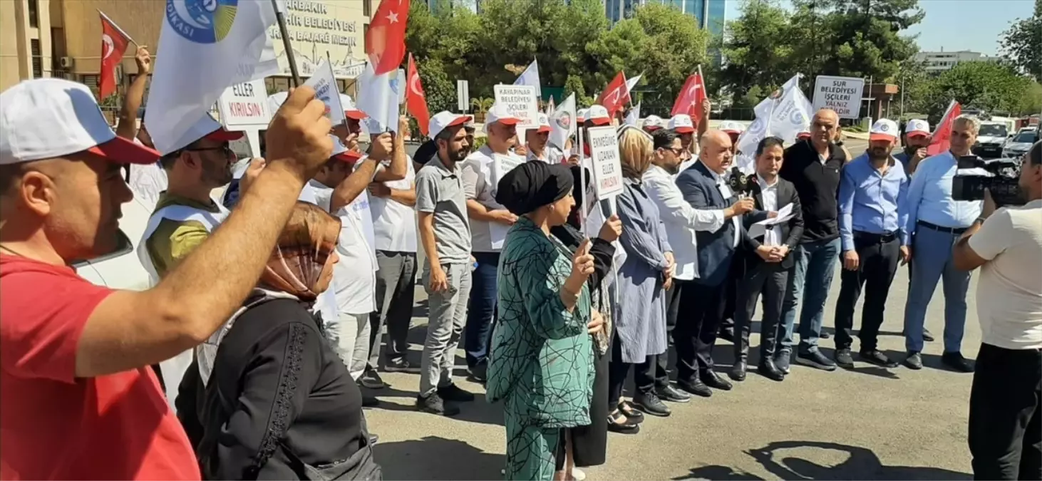 Diyarbakır'da İstihdam Krizi: İşten Çıkarılan İşçiler Eylemde