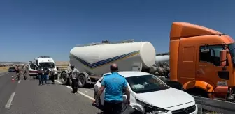 Diyarbakır'da Beton Mikseri ile Otomobil Çarpıştı: 1 Yaralı