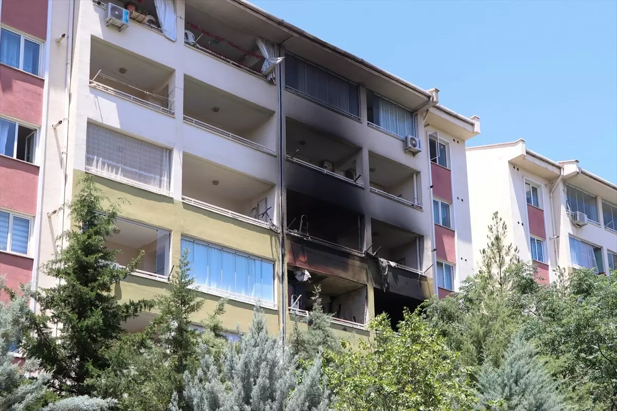 Diyarbakır'da Yangın: 3 Kişi Dumandan Etkilendi