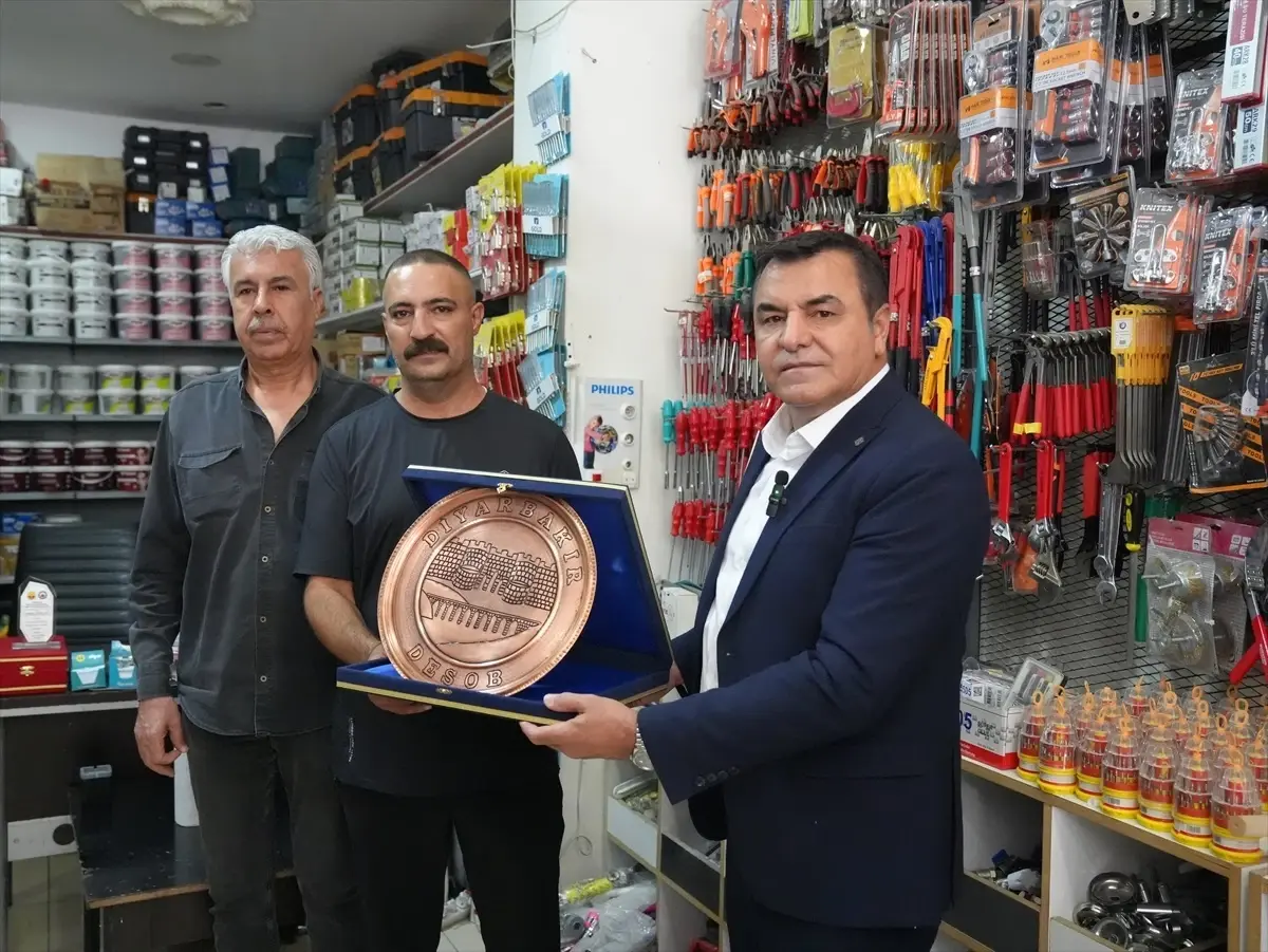Diyarbakır'da Cesur Esnaf, Çocuk Kaçırmaya Çalışan Şüpheliyi Engelledi