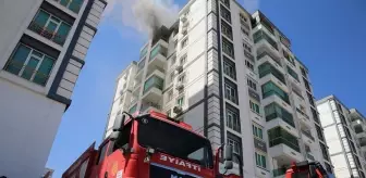 Diyarbakır'da Yangın: 3 İtfaiye Eri Dumandan Etkilendi