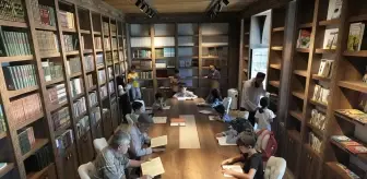 Diyarbakır'da imamın kurduğu kütüphane 7'den 70'e kitapseverleri ağırlıyor