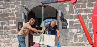 Diyarbakır Hani'de İnşaat Kazısında Mezar Kapağı Bulundu