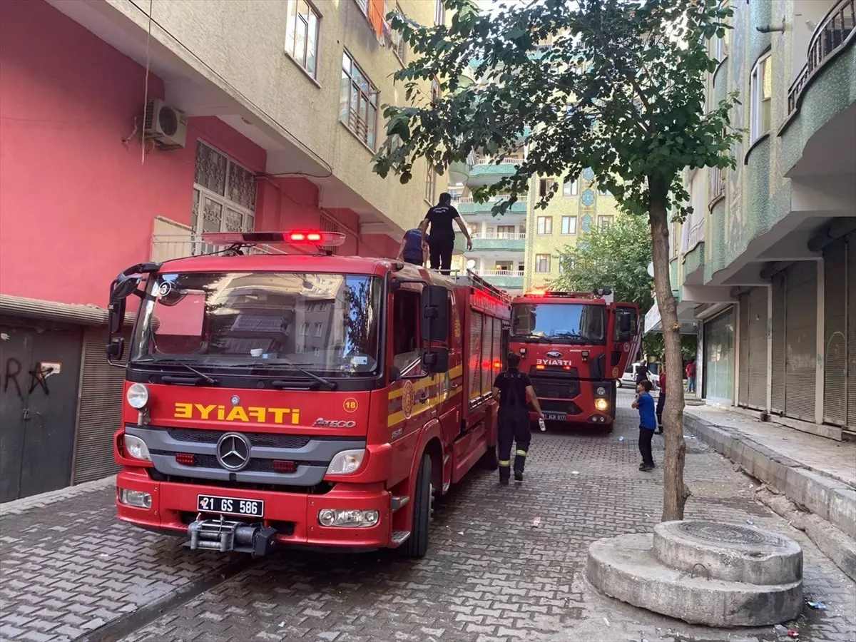 Diyarbakır'da Mobilya Döşeme Atölyesinde Yangın