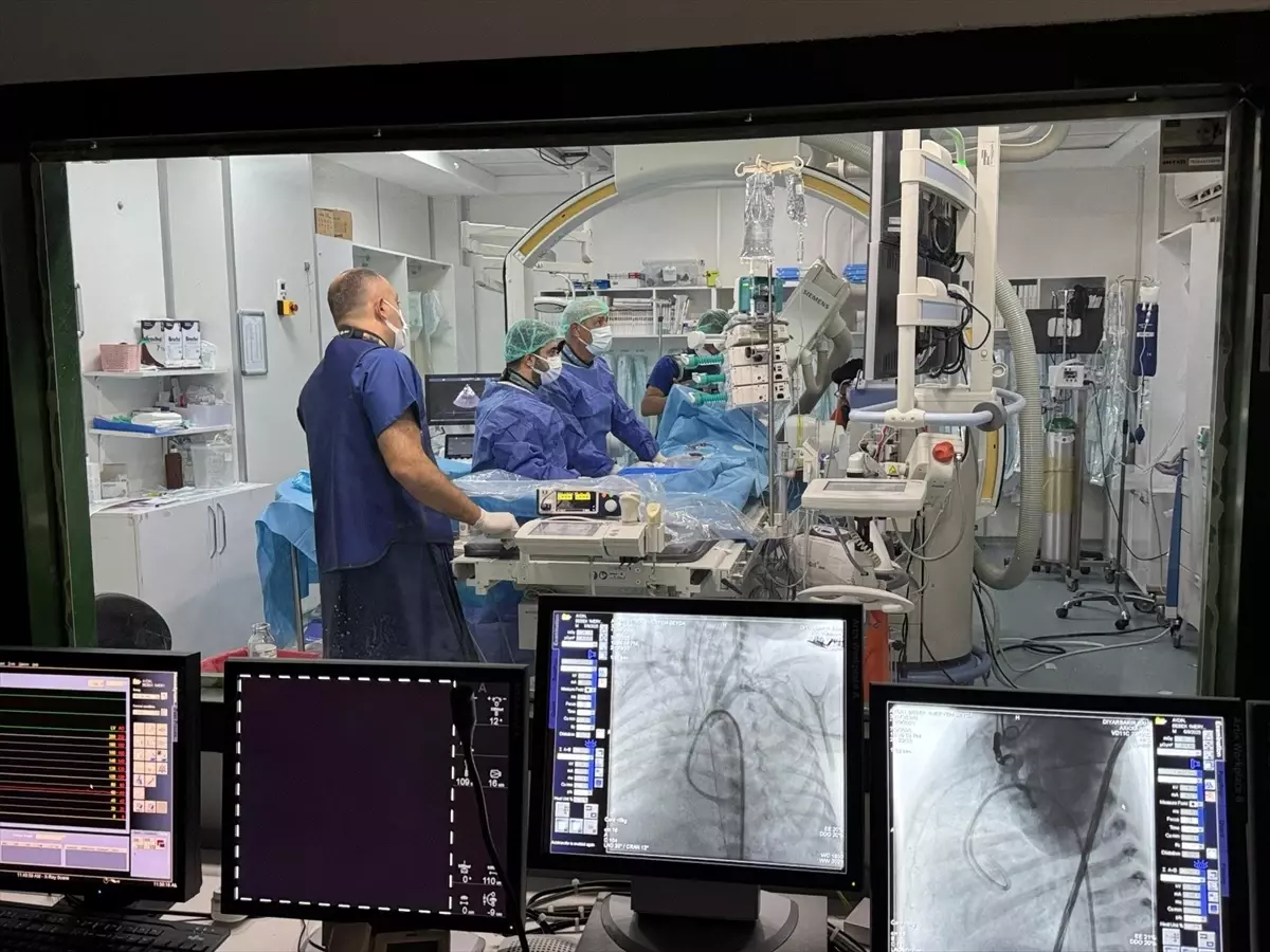 Diyarbakır'da Nadir Kalp Hastalığı Bulunan Bebek, Cerrahi Müdahale Gerektirmeden Kurtarıldı
