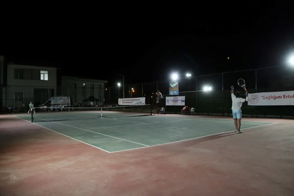 Diyarbakır&apos;da Sağlık Çalışanları Tenis Turnuvası Tamamlandı