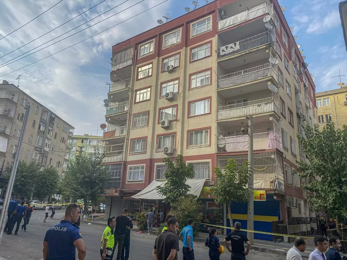 Diyarbakır'da 7 Katlı Bina Tedbir Amaçlı Tahliye Edildi