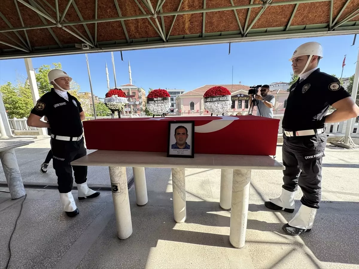 Diyarbakır'da Trafik Kazasında Hayatını Kaybeden Polis Memuru Bilal Çam'ın Cenazesi Defnedildi