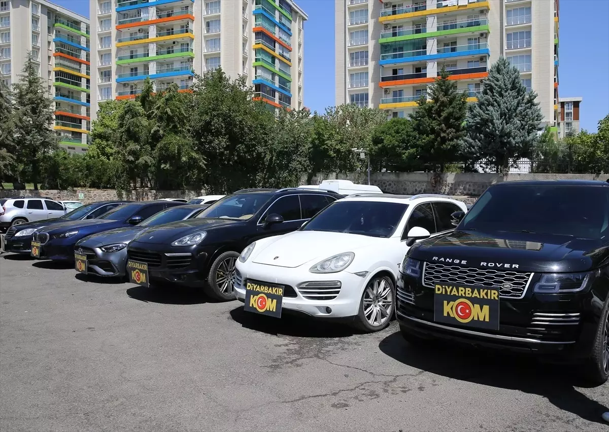 Diyarbakır'da Gümrük Kaçağı Lüks Araç Operasyonu