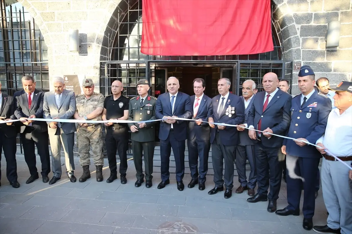 Diyarbakır Valisi Zorluoğlu, şehit yakınları ve gazilerle bir araya geldi Açıklaması