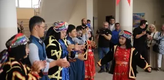 Güneydoğu'da Karneler Dağıtıldı