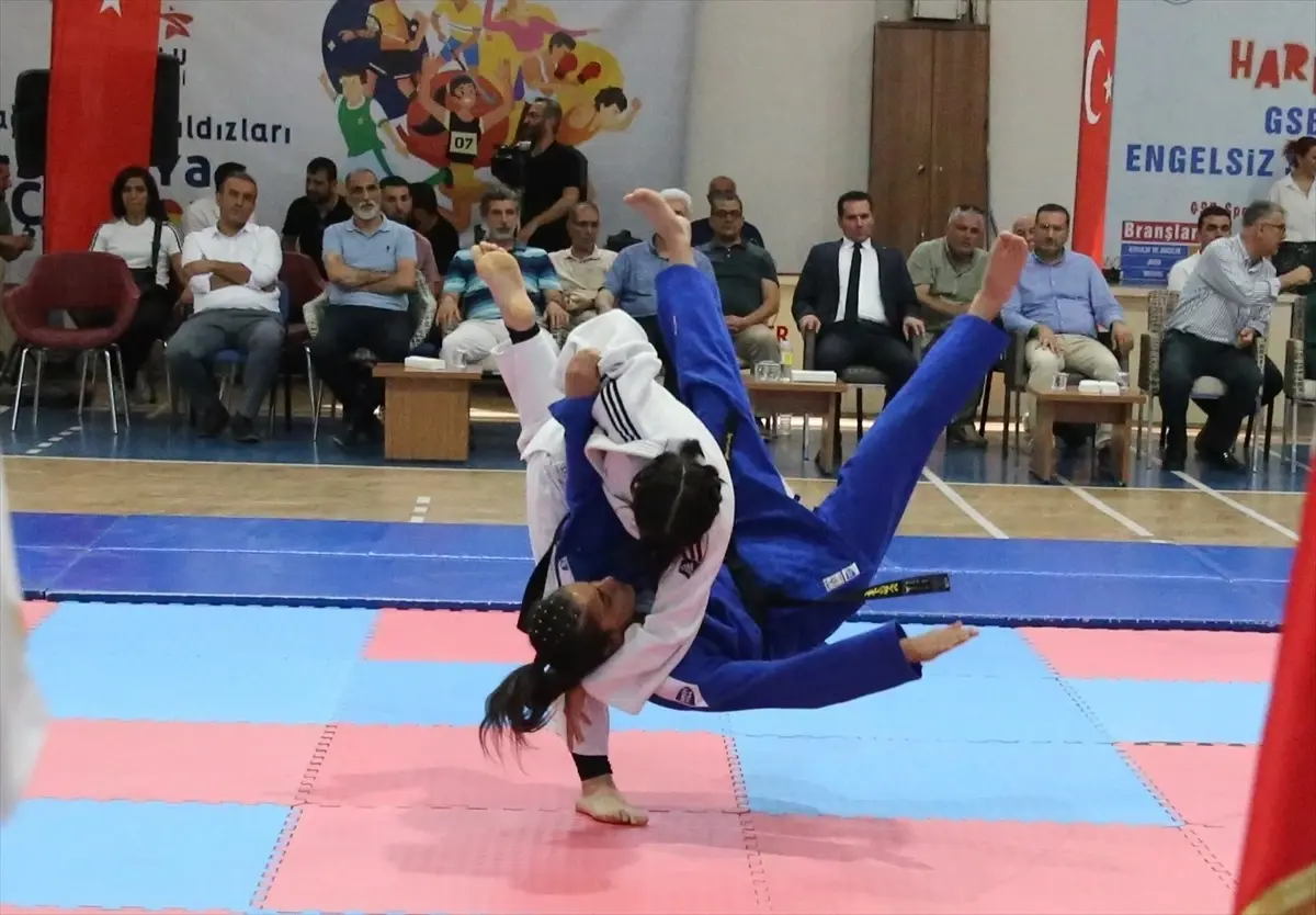 Diyarbakır ve Şırnak'ta GSB Spor Okulları ve Engelsiz Spor Okulları törenlerle açıldı