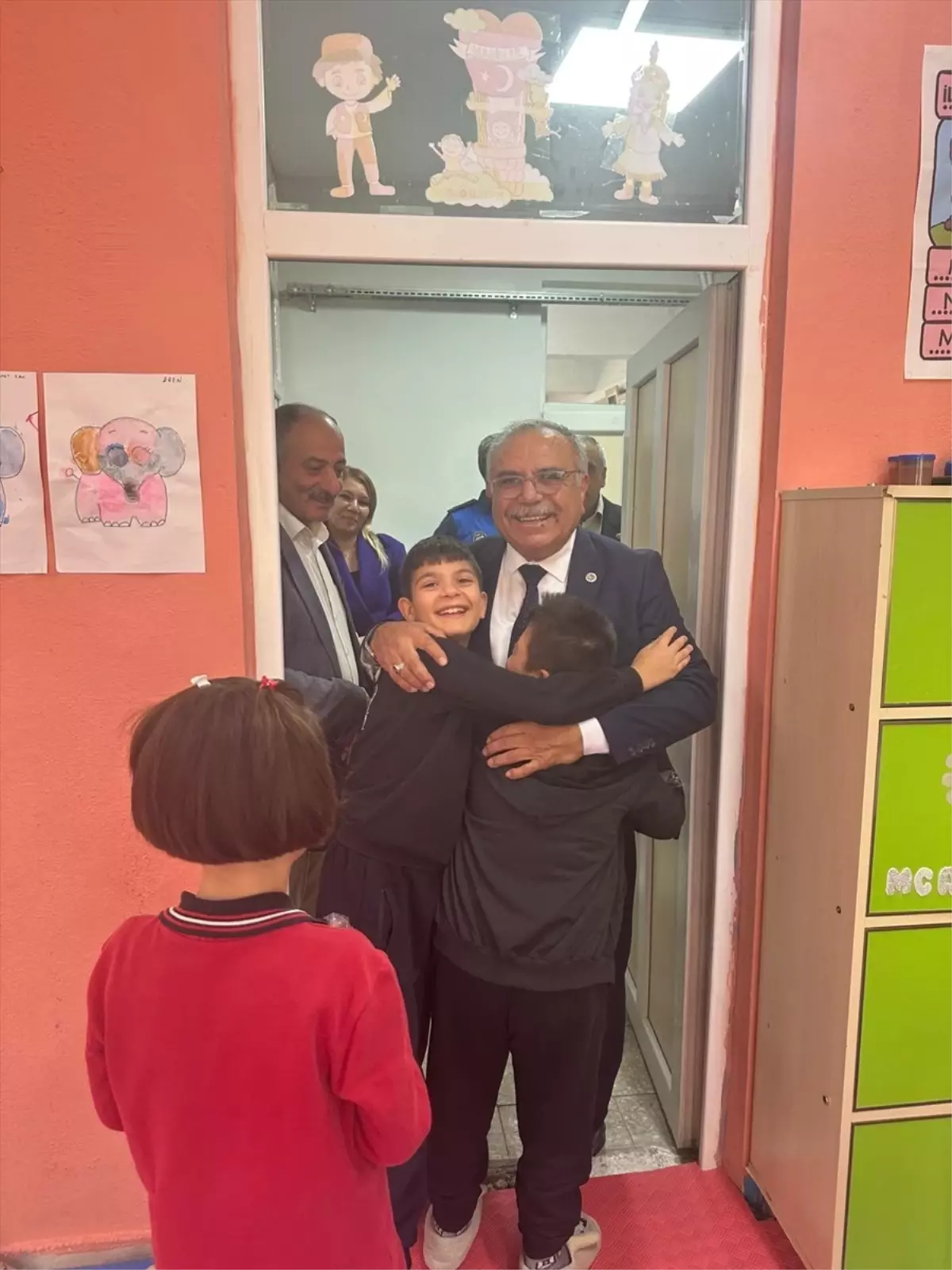 Dodurga Belediye Başkanı Çetinkaya, Öğrencilere Forma Hediye Etti
