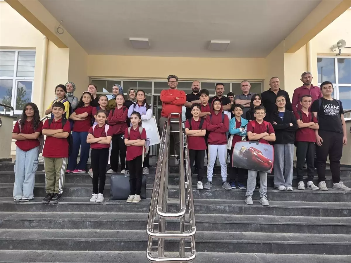 Doğanşehir Ortaokulu'ndan 20 Öğrenci Burslu Eğitime Hak Kazandı