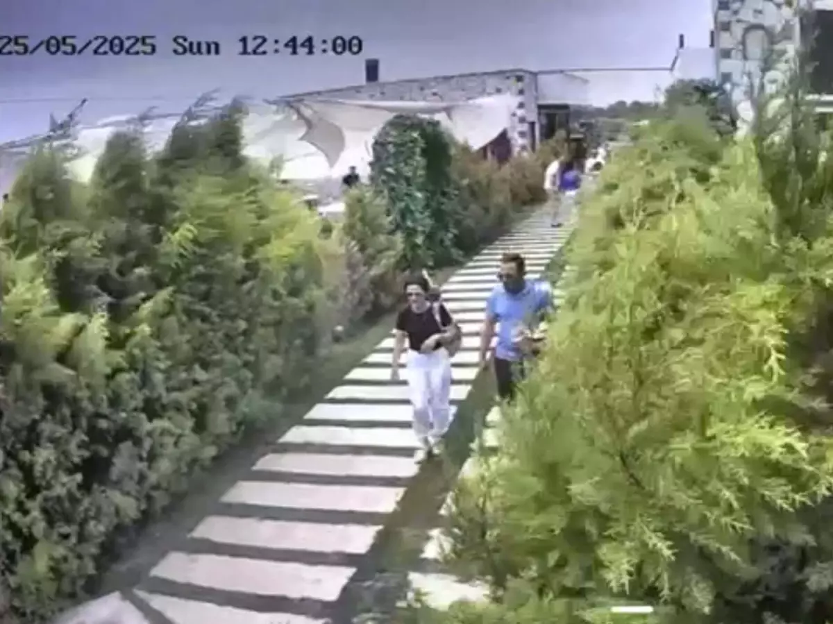 İzmir'de Düğün Salonunda Trajik Kaza: Güvenlik Kamerası Görüntüleri Ortaya Çıktı