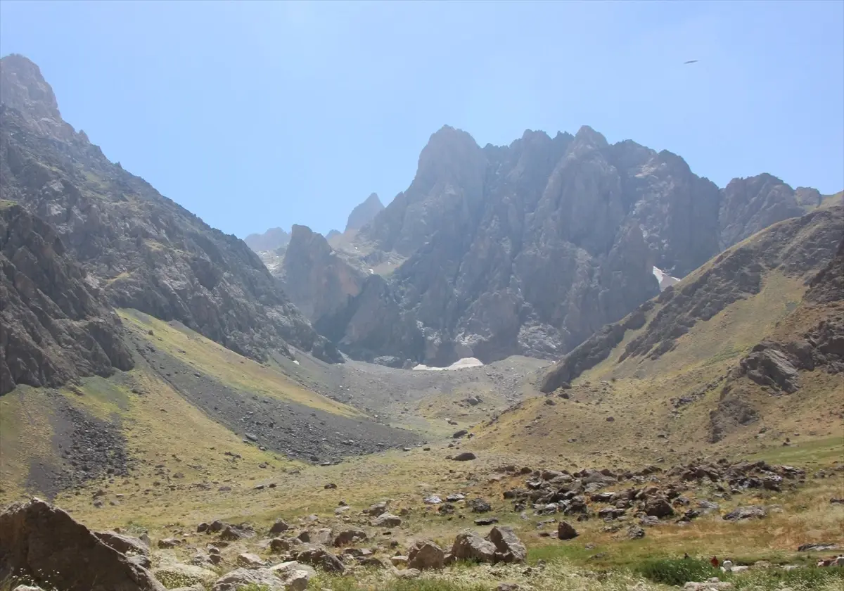 Hikmet Eraslan'dan Hakkari'nin Doğal Güzelliklerine Tanıtım Çalışması