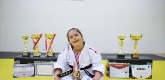 Tüp Bebek ile Dünyaya Gelen Ayşegül Reyyan, Karate Şampiyonu Olmak İstiyor