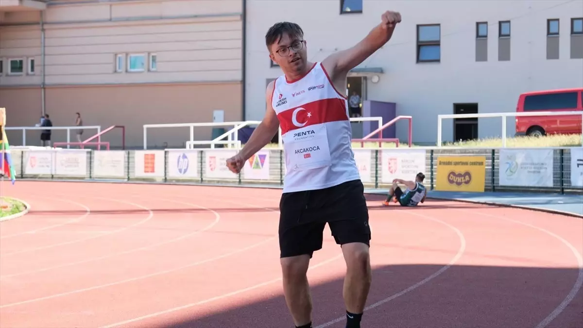 Down sendromlu milli atlet Emirhan Akçakoca'dan Avrupa Şampiyonası'nda 3 altın madalya
