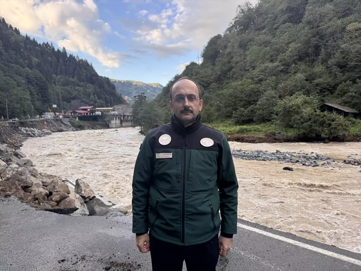 Rize'de Dere Yataklarındaki Su Seviyesi Tehlikeli Boyutlarda
