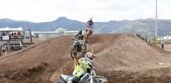 Alman Sporcu Simon Langenfelder, Dünya Gençler Motokros Şampiyonası'nı Kazandı