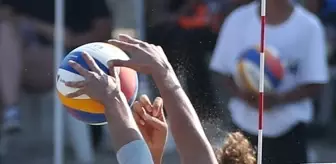 Alanya'da Plaj Voleybolu Şampiyonu İsviçre'den Anouk-Zoe Çifti