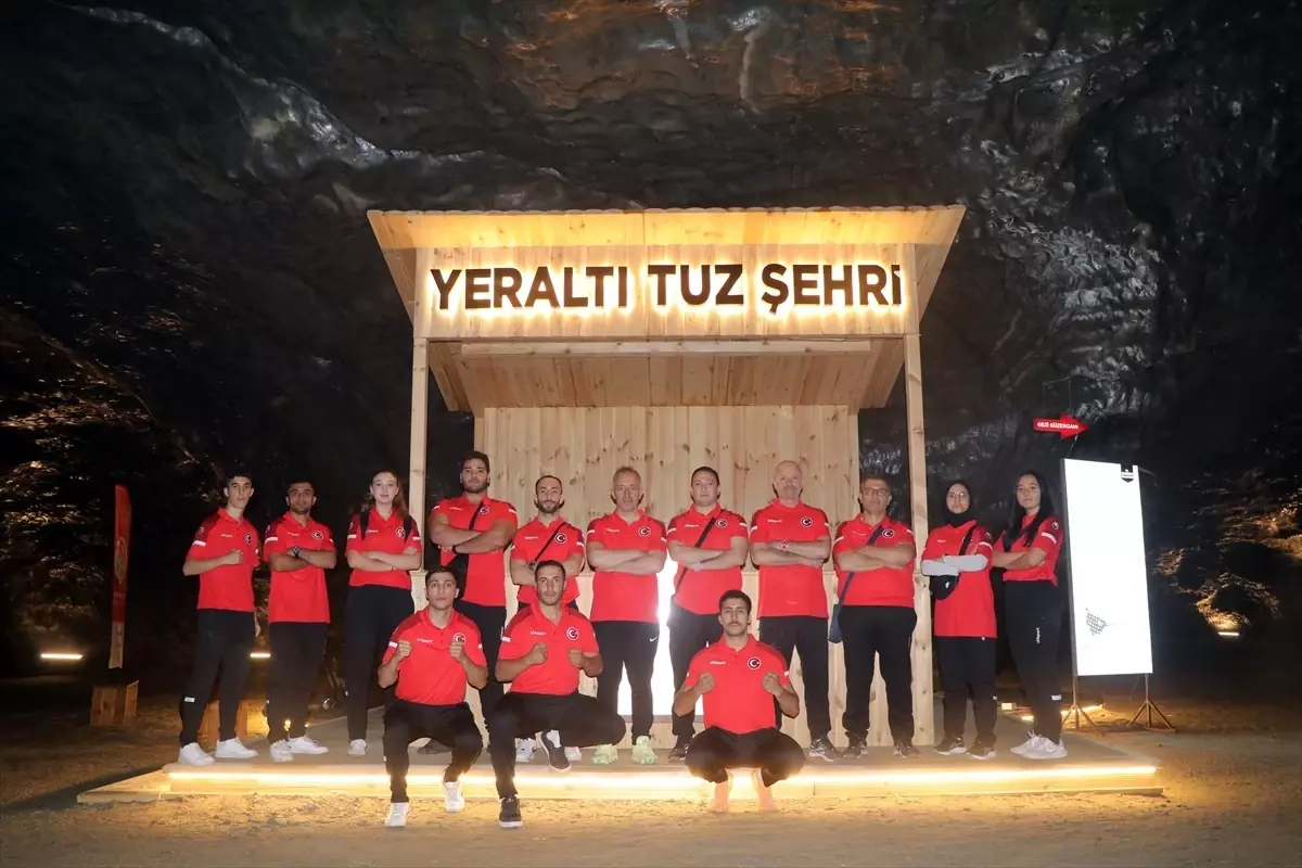 Savate Combat Milli Takımı, Tuz Mağarasında Antrenman Yaptı