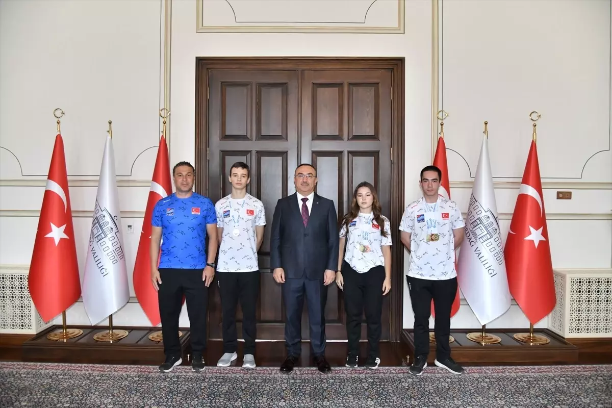 Dalış Şampiyonları Tekirdağ Valisi'ni Ziyaret Etti