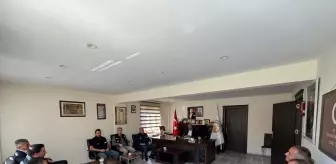 Hakkari'de Muhtarlara Afet Bilgilendirme Toplantısı Düzenlendi