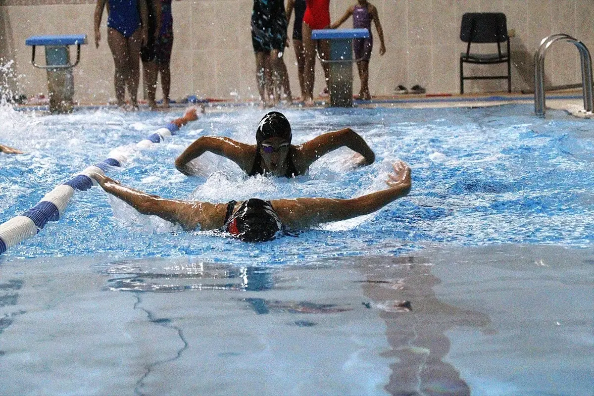 Düzce Belediyesi Spor Akademisi Yüzme Takımı, Milli Takım Seçmelerine Hazırlanıyor