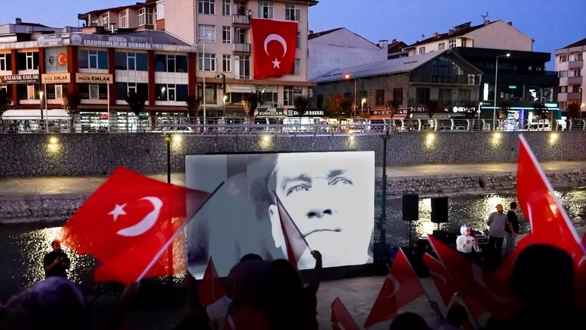 Düzce&apos;de 30 Ağustos Zafer Bayramı Etkinliği Coşkuyla Kutlandı