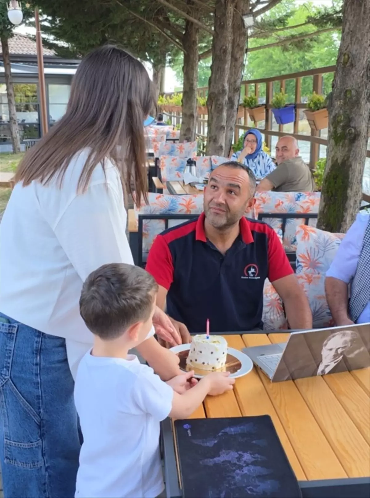 Düzce'de Çocuklar Babalar Günü'nü Pasta Yaparak Kutladı