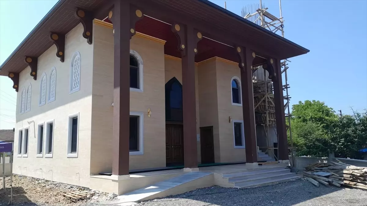 Düzce'de Sarayyeri Camisi Yeniden İnşa Edildi