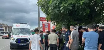 Düzce'de Kamyonun Dorse Kapağı Bisikletliye Çarptı: 1 Yaralı